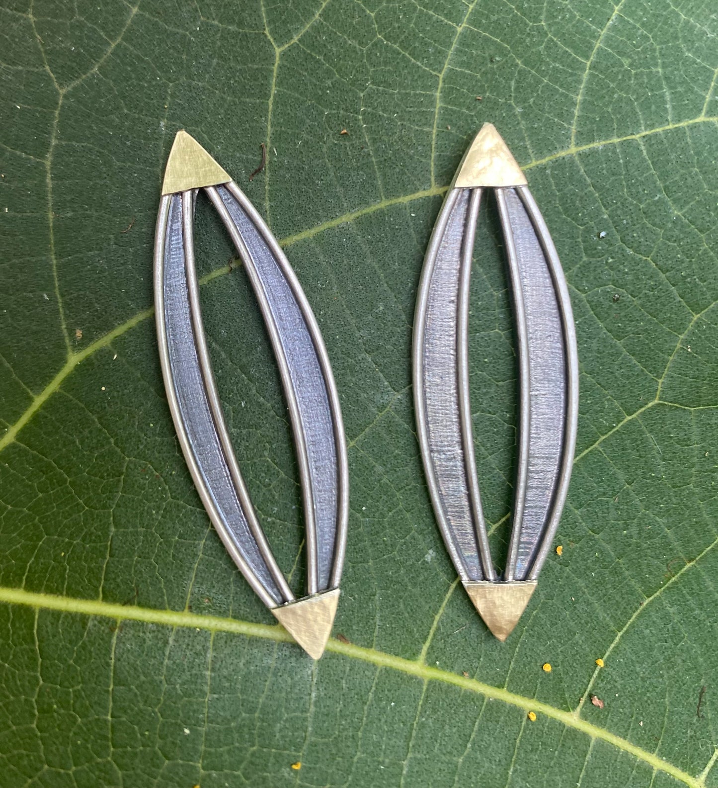 A134.5-G Leaf with Bimetal Earrings