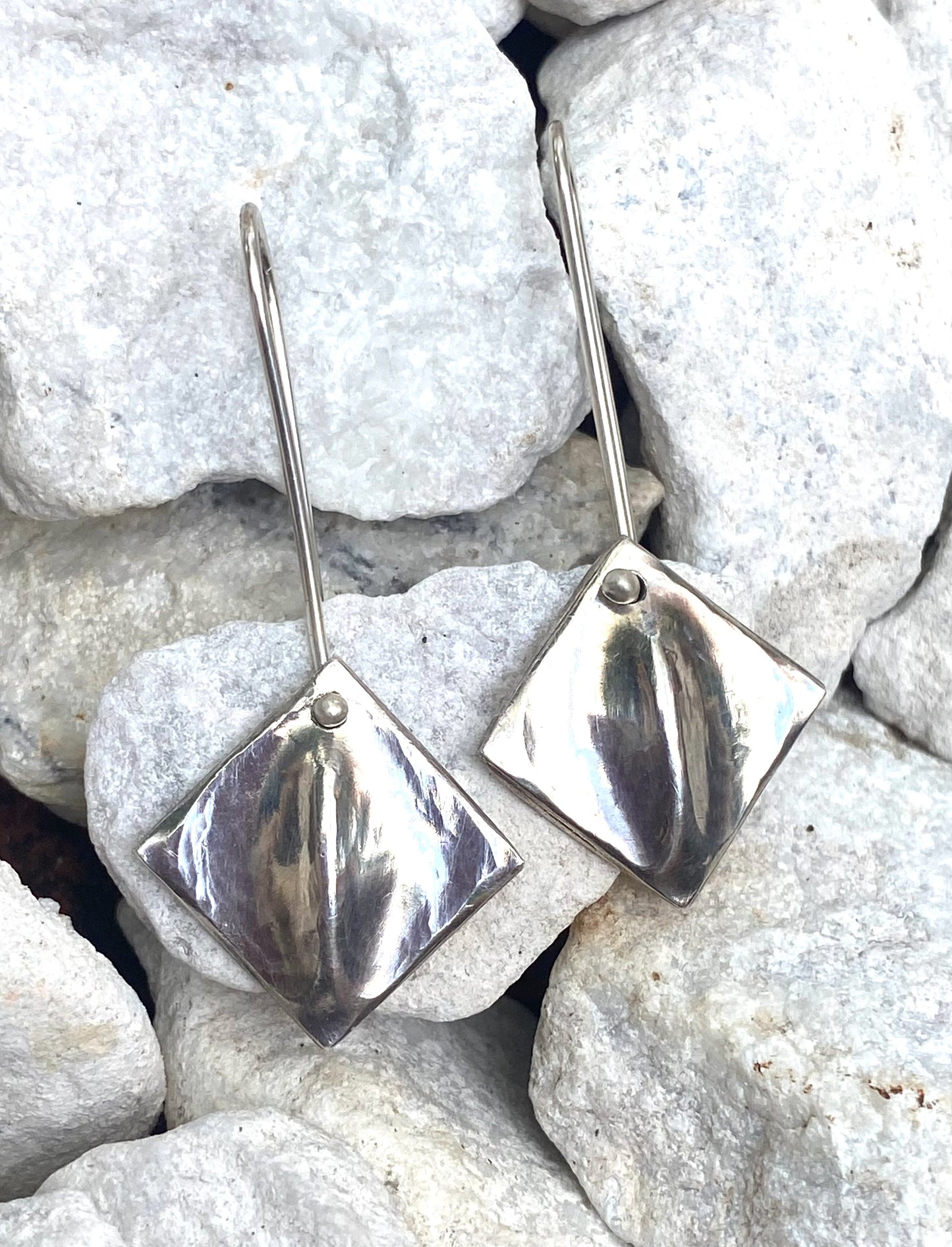 A071.15 Square Vertical Earrings