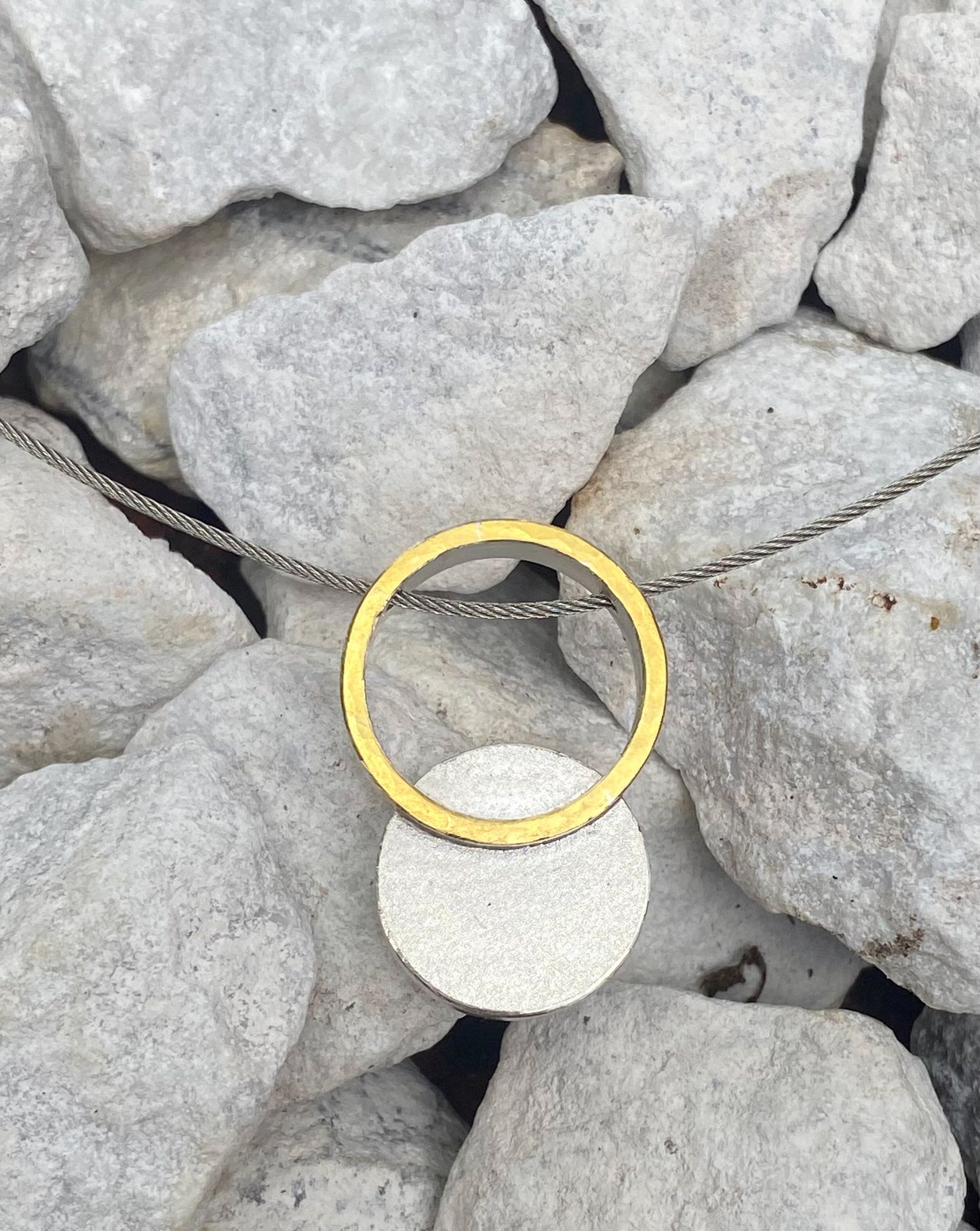 D-KB-1012 Gold Ring Pendant Necklace