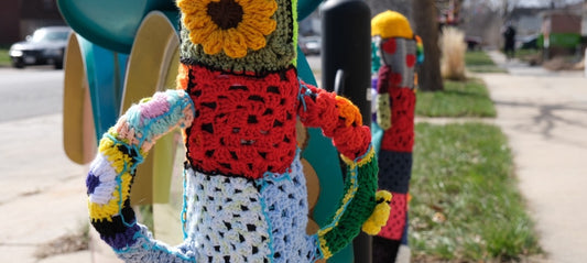 UNL "Street Art" Class: Yarn Bomb