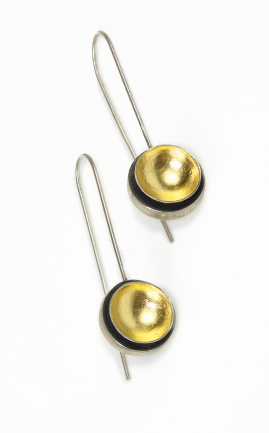 A027.8-G-OX Round Golden Flower Earrings
