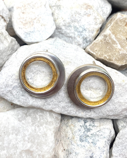 A166.1-G Circle with Gold Leaf Earrings
